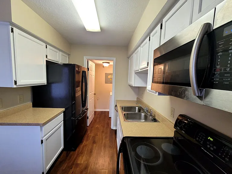3407 Spanish Villa Dr #1 — Photo 2