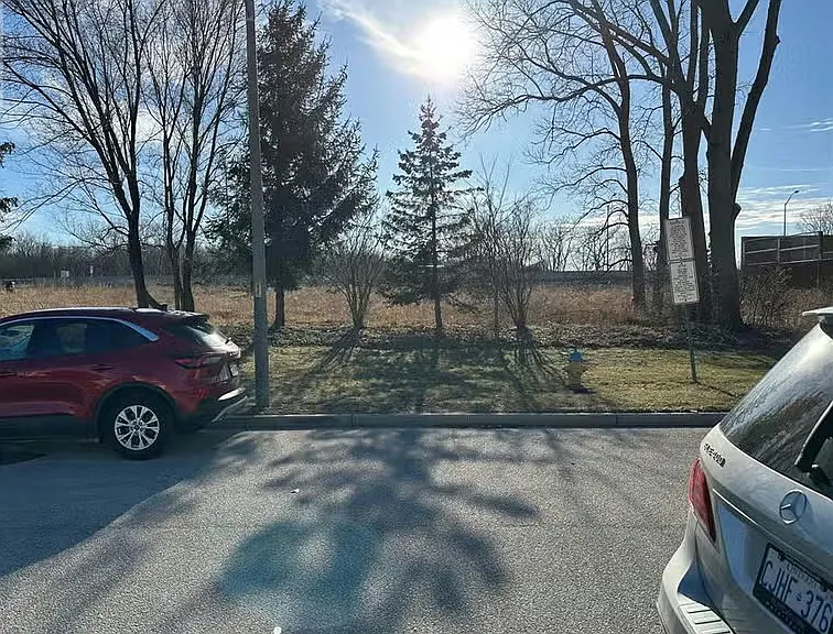 3262 Daytona Ave — Photo 8