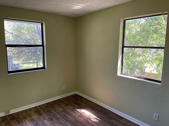 5th image of 1031 Powhattan St