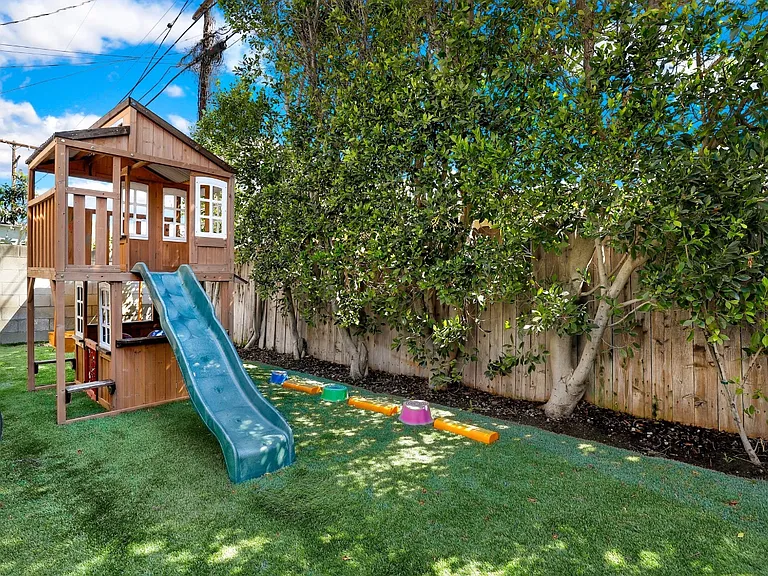 1746 N Rose St — Photo 21
