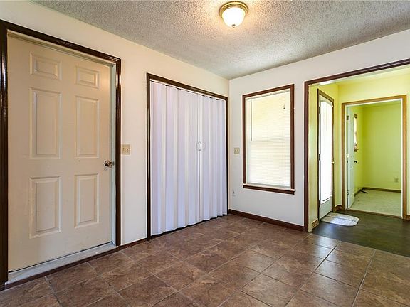 4th image of 1600 Henegar Dr