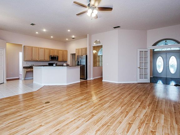 5th image of 14815 Oldham Dr