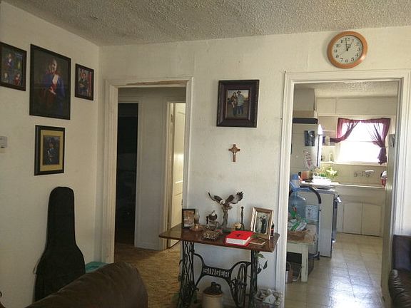 3rd image of 1905 Lindell Ave