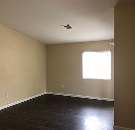 3rd image of 2110 Los Feliz St Unit 2085