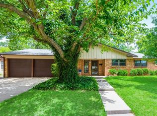 2109 Barton Dr, Arlington, TX 76010