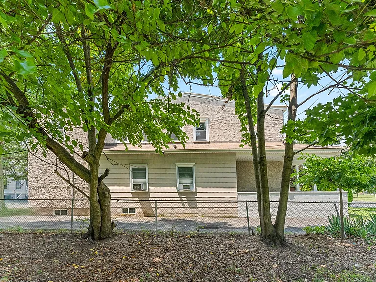 858 Market St — Photo 25