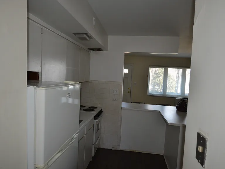 2032 Linden Ave #A — Photo 11