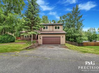 19452 Ostovia Cir, Eagle River, AK 99577
