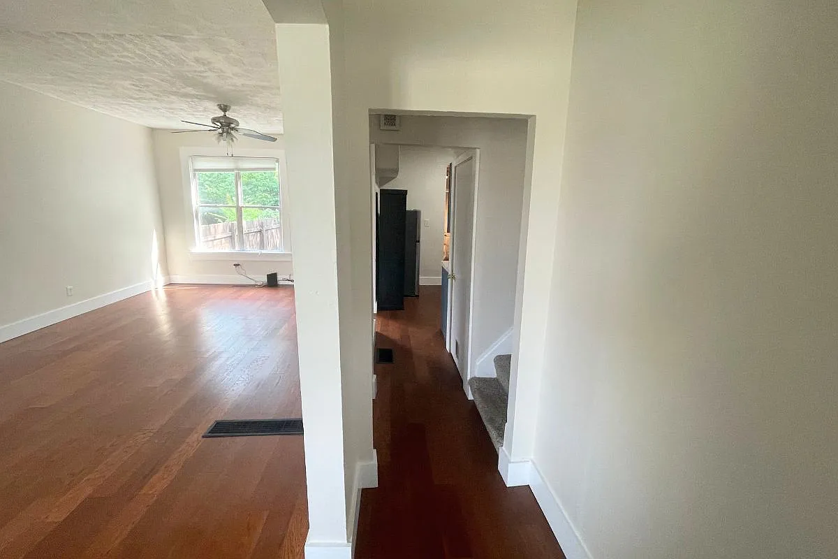 1449 E Long St — Photo 4