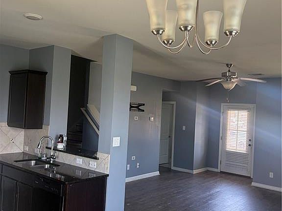 5th image of 224 W Lake Ct