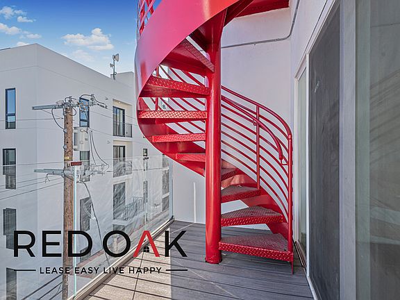4th image of 5814 La Mirada Ave #403