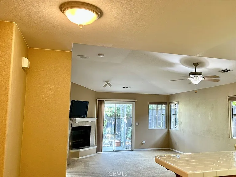 1509 Trinity Ct — Photo 7