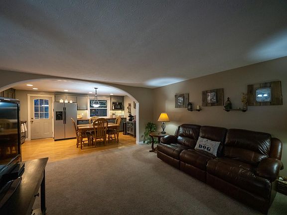 5th image of 1211 Anthony Ln