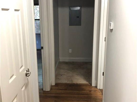 4th image of 1409 Dearing Pl