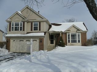 1625 Warrington Ln, Crystal Lake, IL 60014