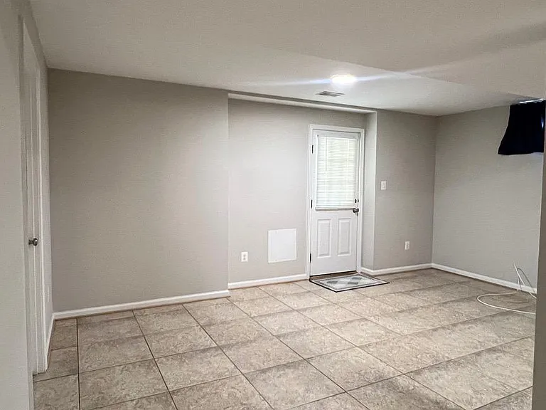 16 Emerald Dr — Photo 39