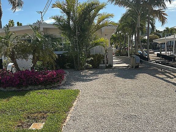4th image of 470 4th St