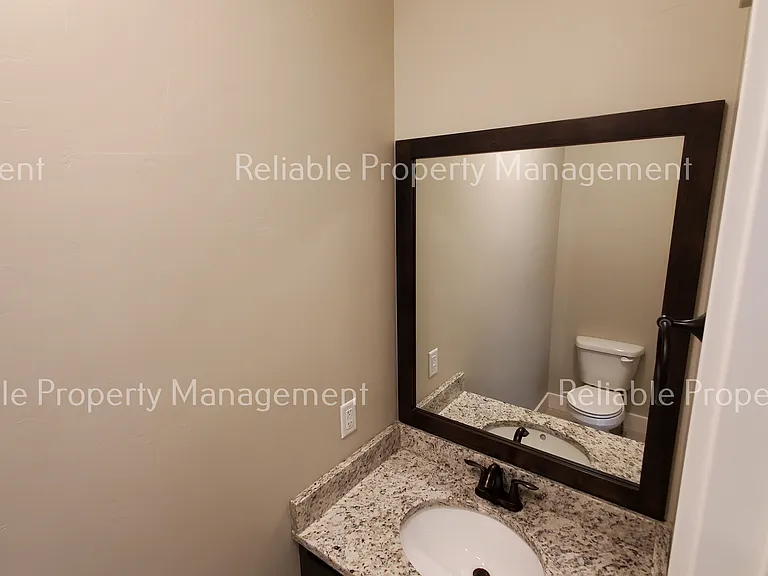 656 Saturn Ave #A — Photo 4