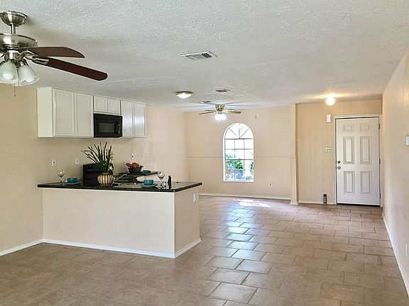 3rd image of 16510 Amargos Dr
