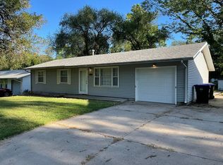 2317 SE 22nd St, Topeka, KS 66605