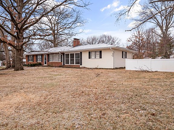 3rd image of 8883 Watson Woods Ct