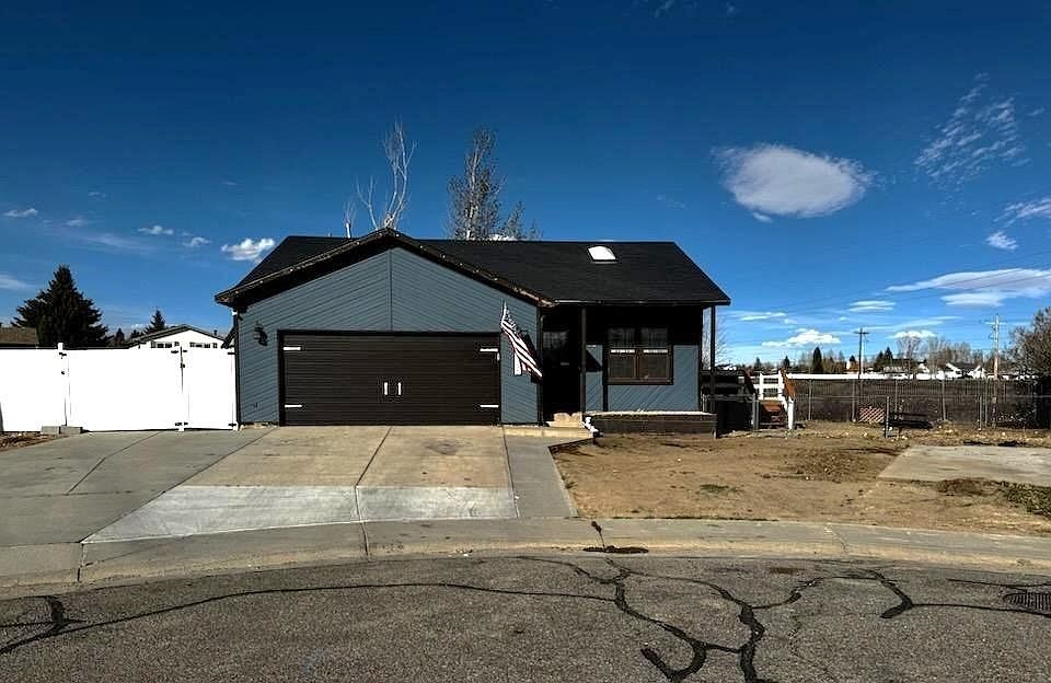 1st image of 3119 Scott Cir