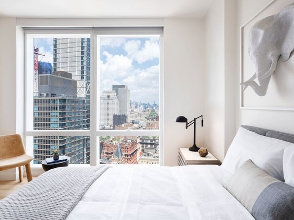 19 Dutch St APT 33D