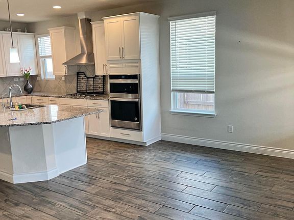 4th image of 2215 Zachry Dr