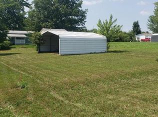 33 Doepath Ln, Linn Valley, KS 66040