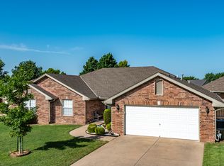 1923 Putnam Dr, Bartlesville, OK 74006