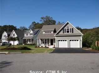 3 Whiting Farms Ln, Niantic, CT 06357