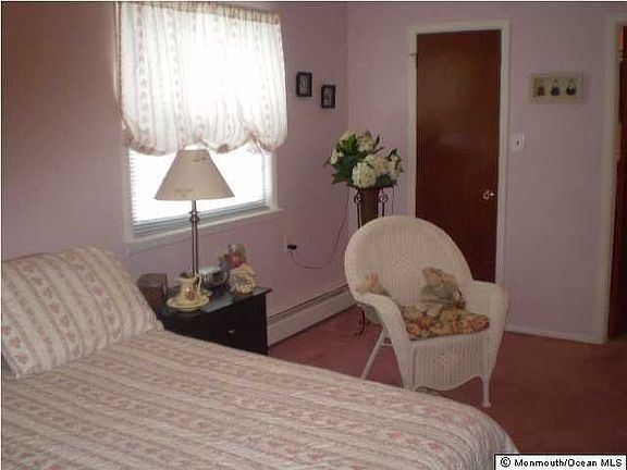 3rd image of 268 Barbados Dr N