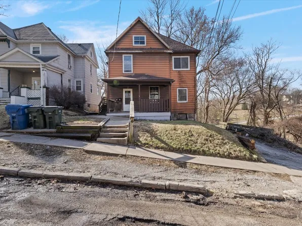 3 Riverview Pl, Davenport, IA 52803