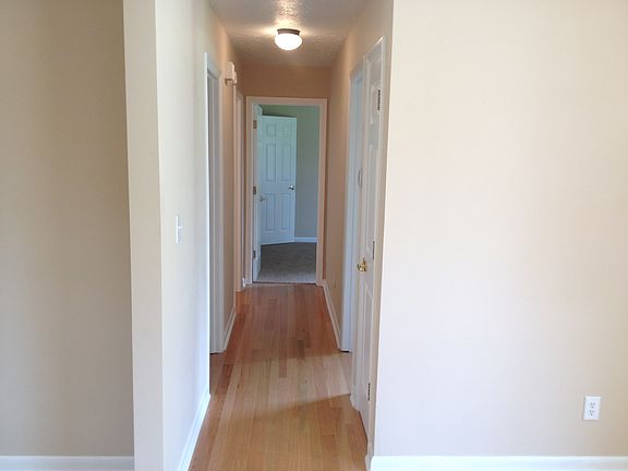 5th image of 529 Queensway Dr