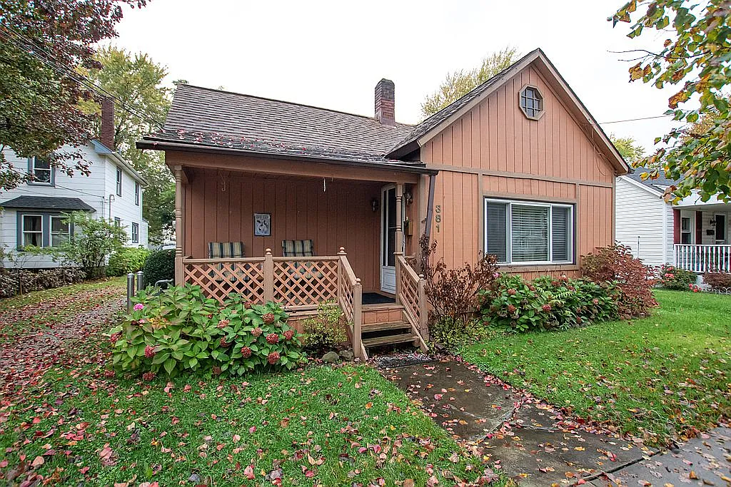 381 Berea St photo 1