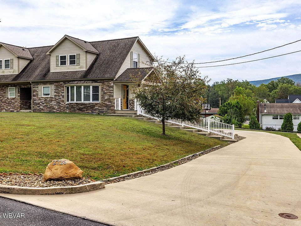 1st image of 2726 Lincoln Dr