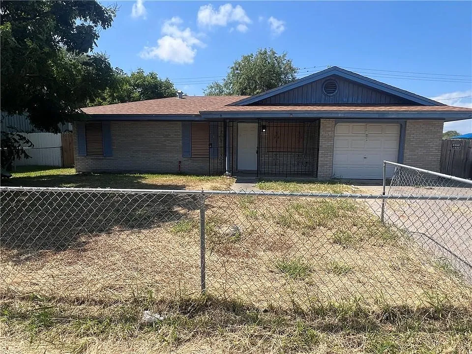 2001 Mandy Ln
