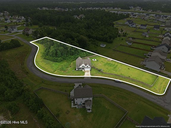 4th image of 729 Aria Lane
