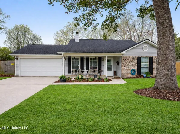 9208 Seahorse Ave, Ocean Springs, MS 39564