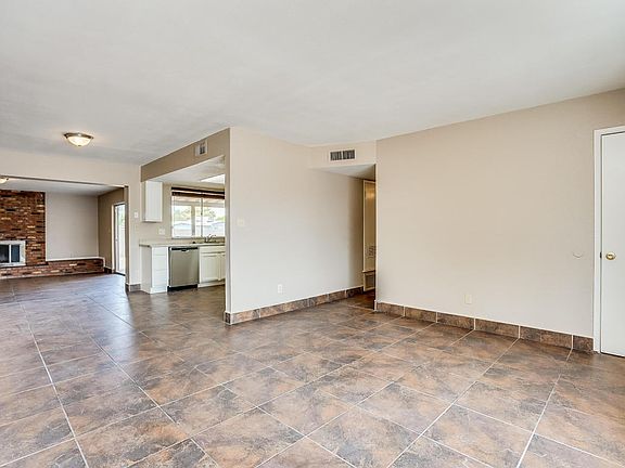 5th image of 636 E Holmes Ave