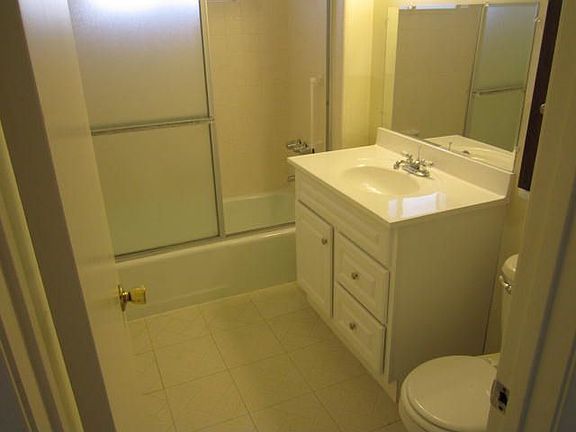5th image of 11140 Bellaire St APT 5