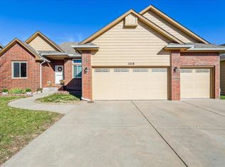 2218 E Sommerhauser Cir, Derby, KS 67037