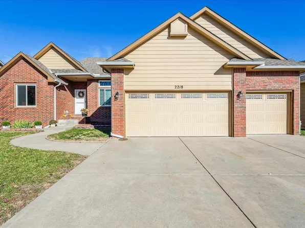 2218 E Sommerhauser Cir, Derby, KS 67037