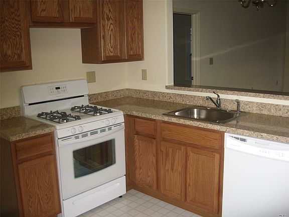 3rd image of 6919 Catamaran Way