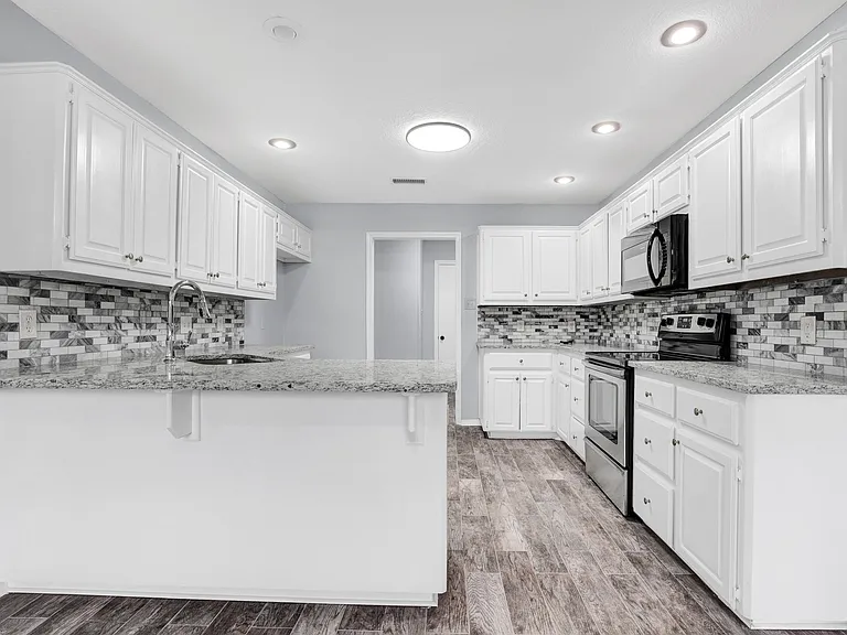 3401 Kinross Dr — Photo 12