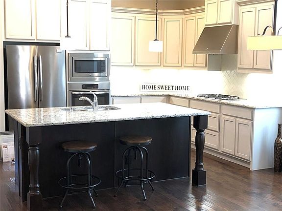 4th image of 5516 Grove Cove Dr