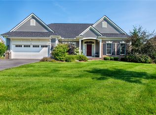 9 Coventry Rdg, Pittsford, NY 14534