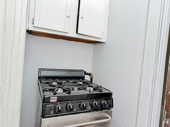 4th image of 117 S Pearl St