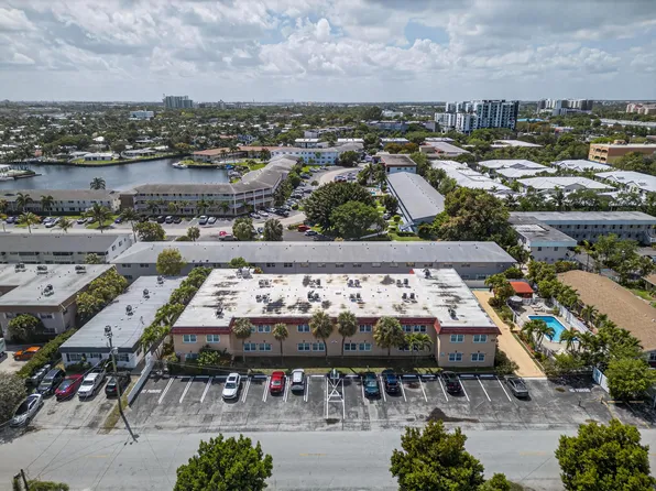 221 SE 9th Avenue #203, Pompano Beach, FL 33060