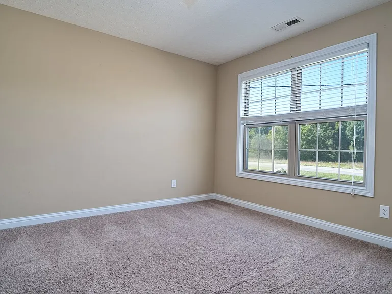 430 Knox Ave — Photo 33